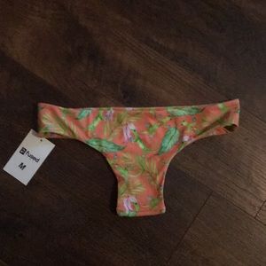NWT Fused Hawaii Manini bottoms